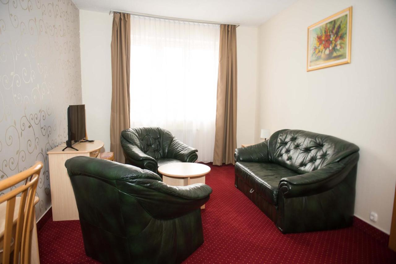 Hozam Wellness Es Apartman Szolnok Eksteriør bilde